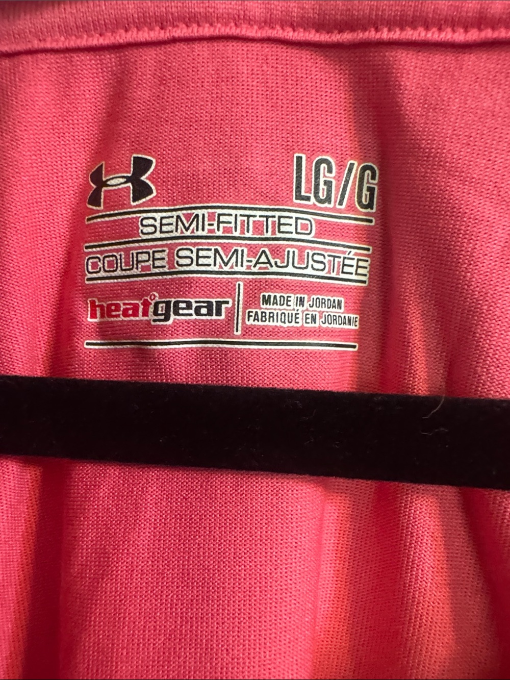 Under Armour Heat Gear - Women’s semi fitted V-neck tee Hot Pink - Picture 2 of 3